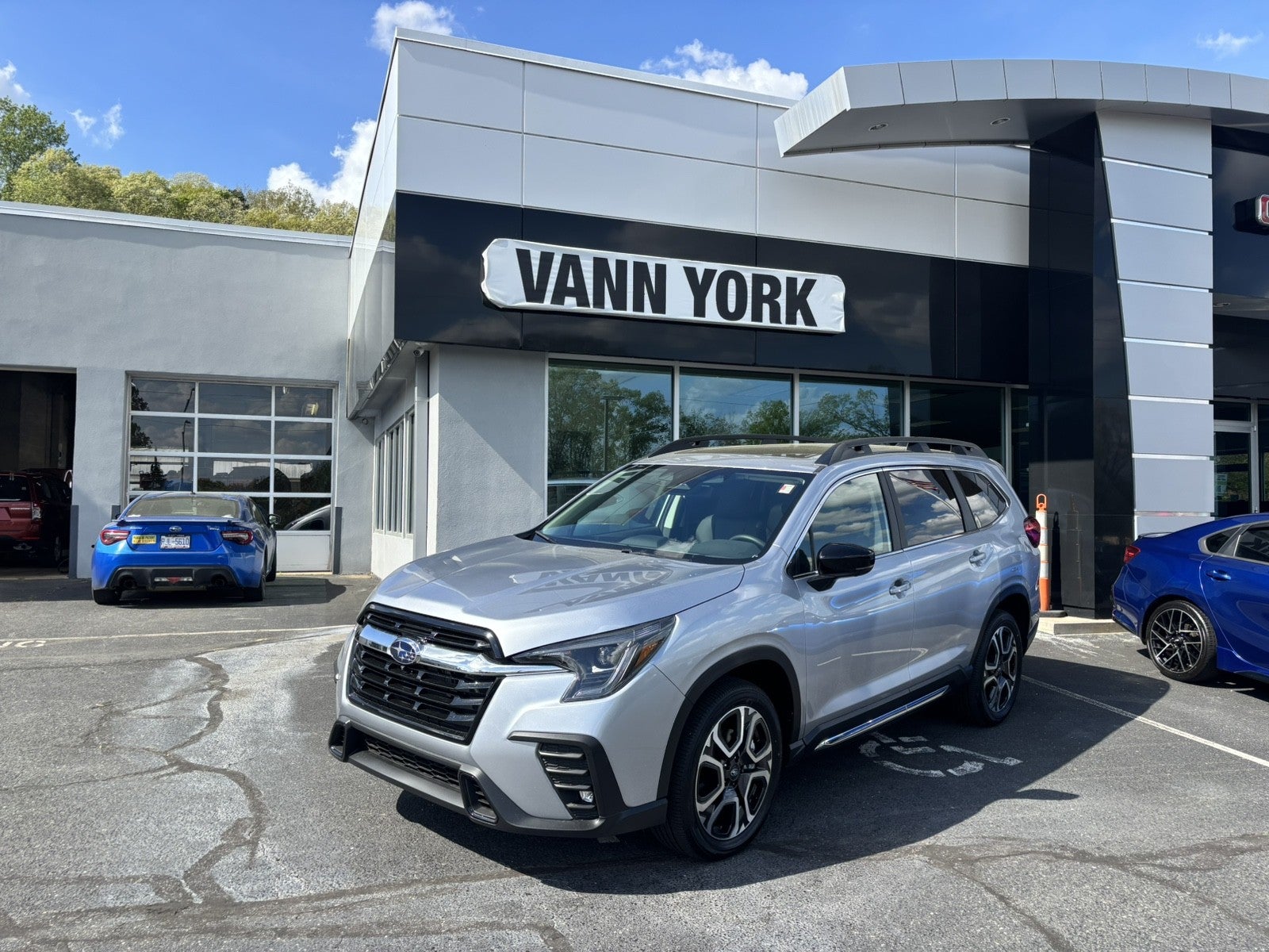 2026 Subaru ASCENT Limited 7-Passenger in Ice Silver Metallic — front three-quarter view