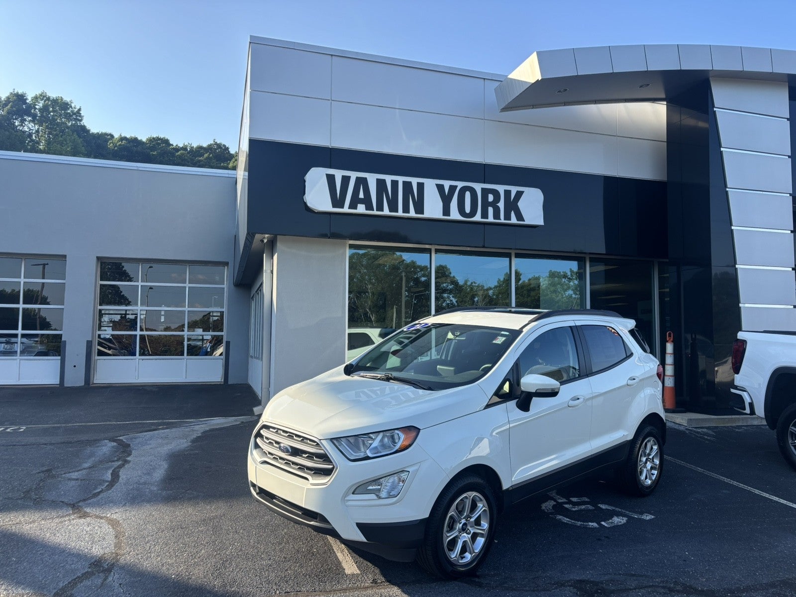 2021 Ford EcoSport SE in White — front three-quarter view